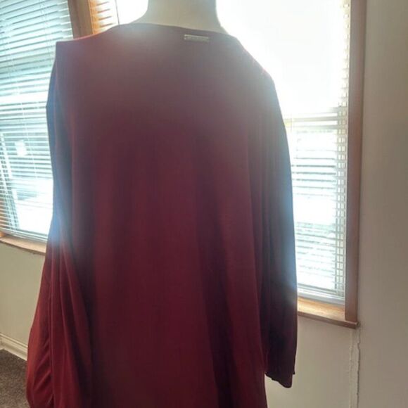 Michael Michael Kors Burgundy front sheer overlay V-neck side split top, size 2X - Picture 3 of 6